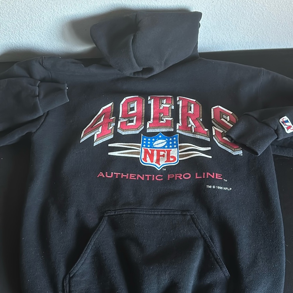 Black San Francisco 49er sweatshirt